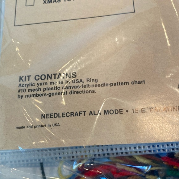 NIP & Vintage 1987 Needlecraft - XMAS Window Scene - Picture 4 of 5